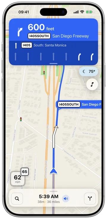 WAIVR navigating on a motorcycle: the next turn, the lanes, speed and the road's limit on a map