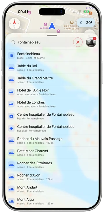Un pack pays installé sur le téléphone : cartes, itinéraires et données radars, hors ligne