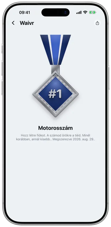 A Motorosszám érem, #1, a szalagján lógva