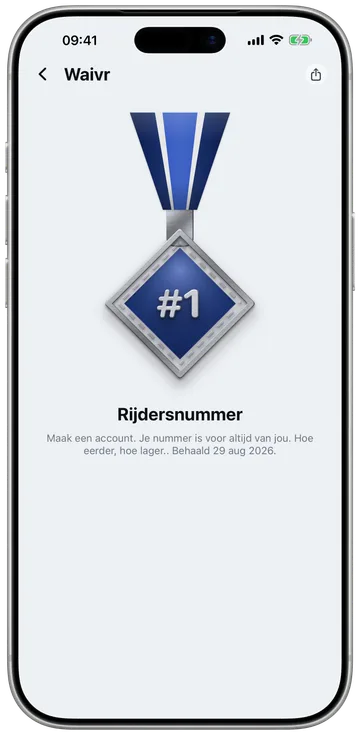 De Rijdersnummer-medaille, #1, hangend aan zijn lint